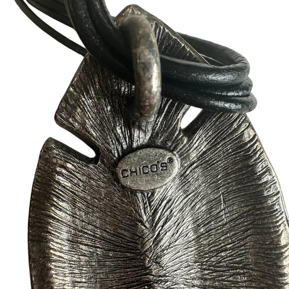 Chico’s Enamel Leaf Choker Lagenlook Necklace Adjustable Green Black Cord Womens - Picture 5 of 5